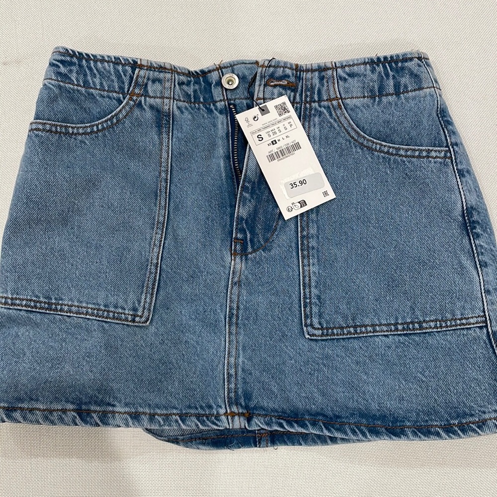 Zara women’s denim mini skirt.  Brand new. Tags attached